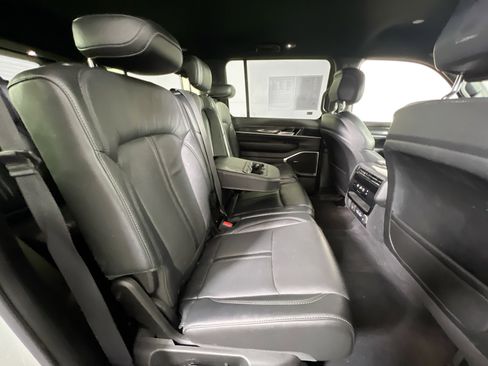 Used 2022 Jeep Wagoneer Series II AWD/4WD image 29