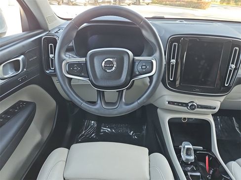Used 2025 Volvo XC40 B5 Ultra w/ Protection Package Premier image 19