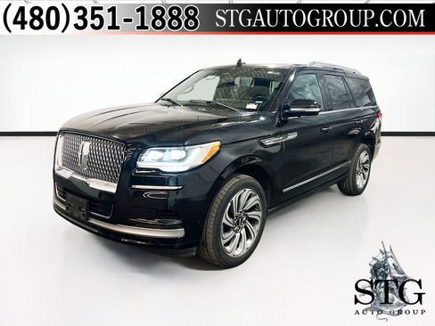 Used 2024 Lincoln Navigator Reserve AWD/4WD image 1