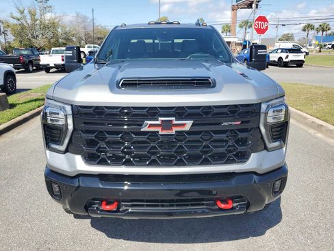 New 2026 Chevrolet Silverado 2500 ZR2 image 9