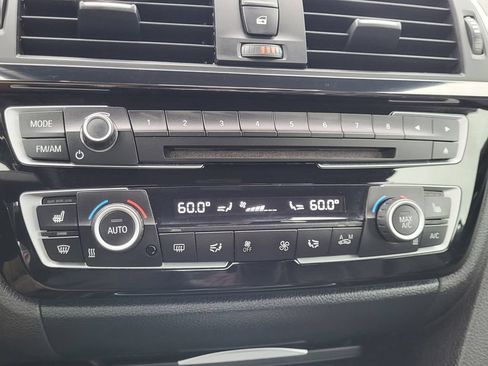 Used 2020 BMW M4 Convertible RWD image 30