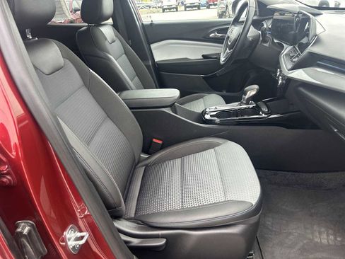 Used 2024 Chevrolet Trax LT w/ Driver Confidence Package image 26