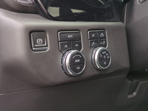 Used 2022 GMC Sierra 1500 Elevation w/ Elevation Premium Package AWD/4WD image 17