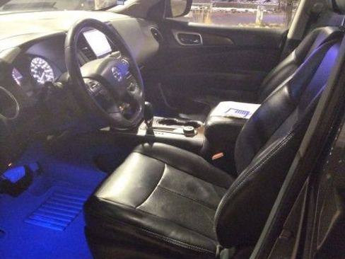 Used 2017 Nissan Pathfinder Platinum image 7