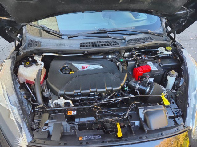 Used 2019 Ford Fiesta ST FWD image 5