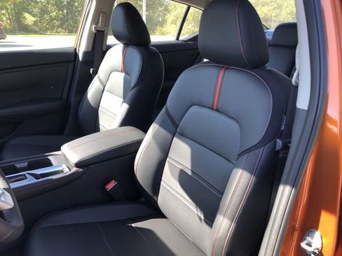 Certified 2025 Nissan Sentra SR w/ SR Premium Package image 19