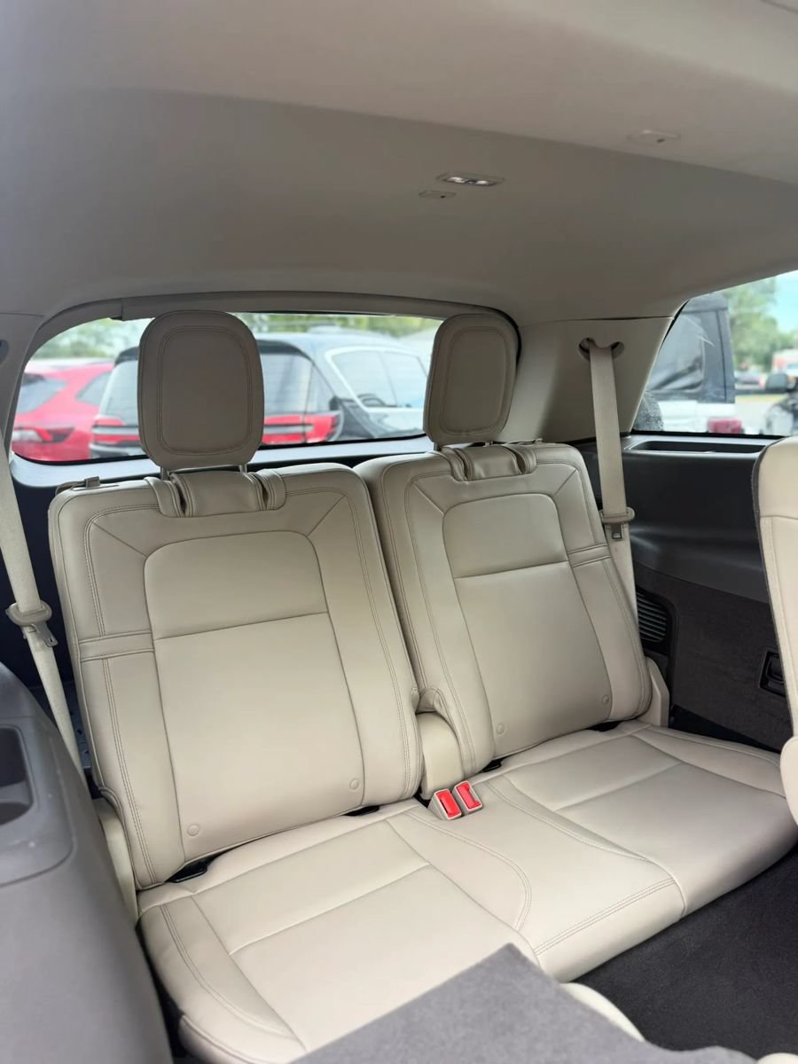Used 2023 Lincoln Aviator Reserve w/ Equipment Group 201A AWD/4WD image 22