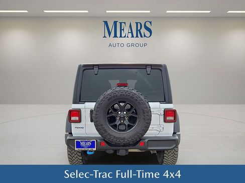 Used 2024 Jeep Wrangler Unlimited image 5