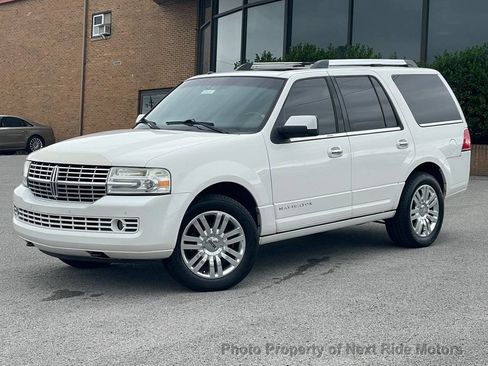 Used 2013 Lincoln Navigator 2WD image 1