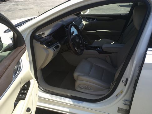 Used 2014 Cadillac XTS FWD image 10