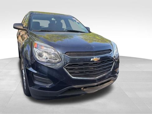 Used 2017 Chevrolet Equinox LS image 2