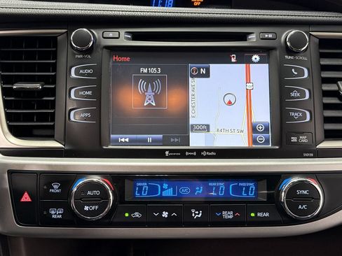 Used 2016 Toyota Highlander XLE AWD/4WD image 20