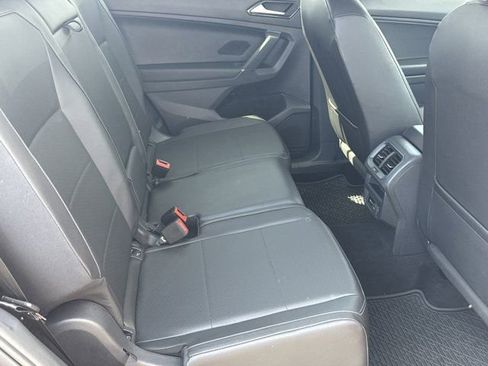 Used 2018 Volkswagen Tiguan SE image 20