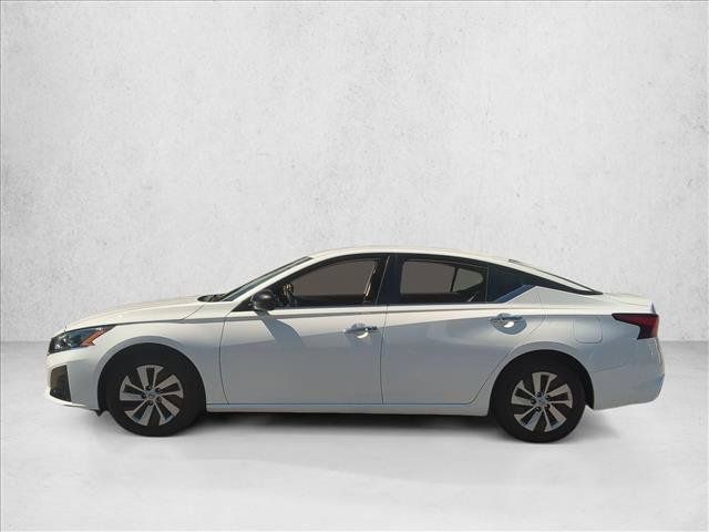 Used 2024 Nissan Altima 2.5 S FWD image 9