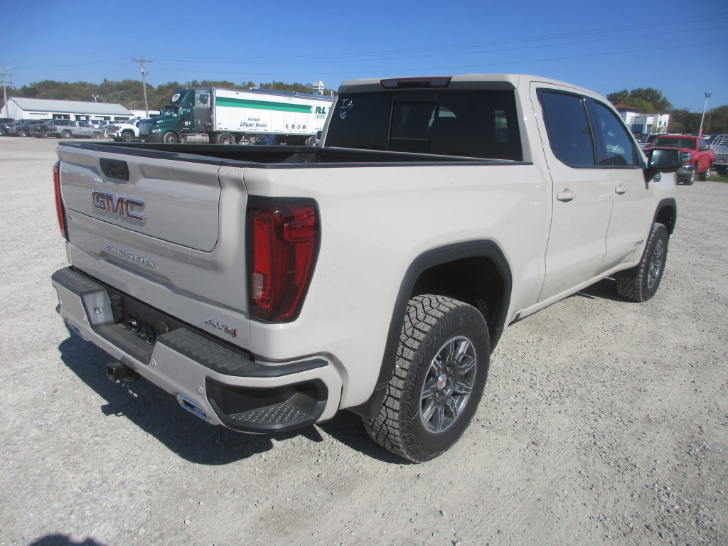 New 2026 GMC Sierra 1500 AT4 w/ AT4 Premium Package AWD/4WD image 4