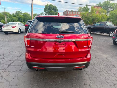 Used 2017 Ford Explorer XLT w/ Equipment Group 202A AWD/4WD image 5