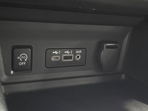 Used 2025 Nissan Sentra SV image 27