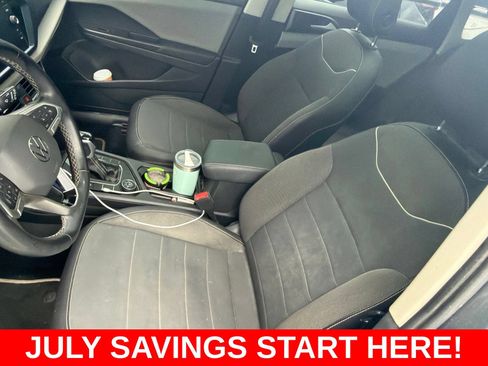 Used 2023 Volkswagen Taos SE AWD/4WD image 16