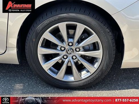 Used 2016 Toyota Camry XLE FWD image 11