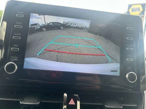 Used 2020 Toyota Corolla LE image 15