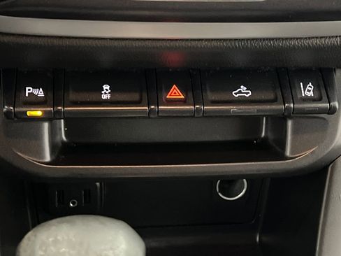 Used 2022 Chevrolet Colorado LT w/ Fleet Safety Package image 37