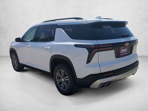 Used 2024 Chevrolet Traverse LT FWD image 8