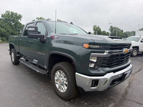 Used 2025 Chevrolet Silverado 2500 LT w/ All Star Edition AWD/4WD image 4