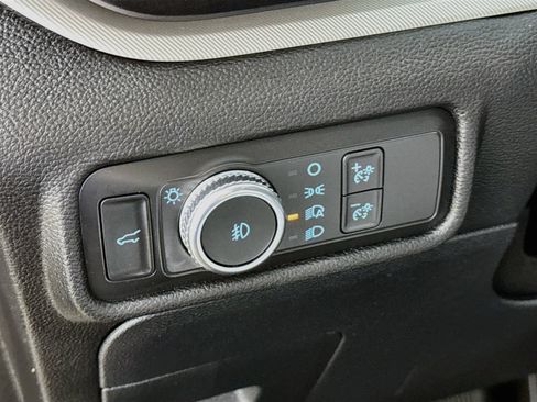 Used 2021 Ford Explorer XLT w/ Equipment Group 202A AWD/4WD image 14