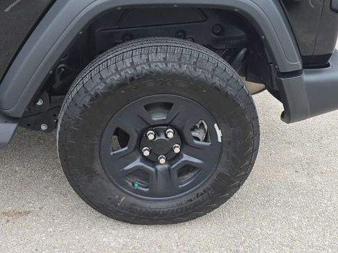 Used 2026 Jeep Wrangler Sport AWD/4WD image 33