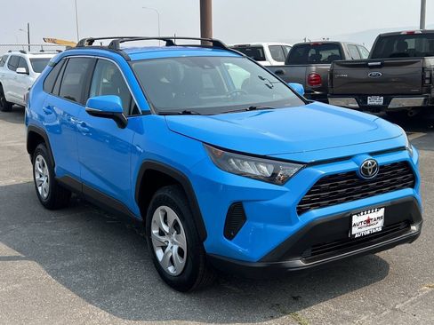 Used 2019 Toyota RAV4 LE w/ All Weather Liner Package AWD/4WD image 6