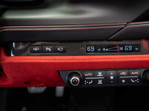 Certified 2022 Ferrari F8 Tributo RWD image 25