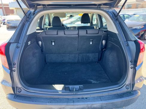 Used 2016 Honda HR-V LX image 33