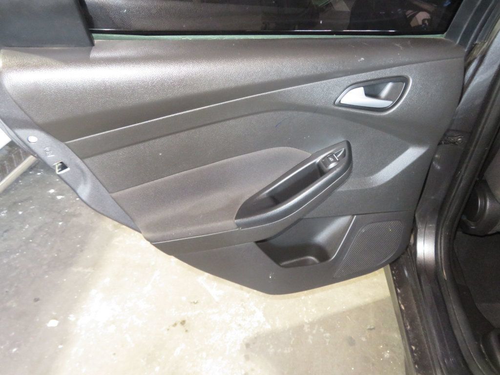 Used 2016 Ford Focus ST FWD image 21