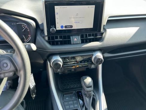 Used 2025 Toyota RAV4 LE AWD/4WD image 20