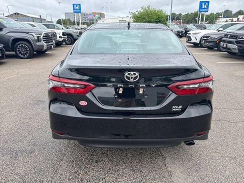 Used 2022 Toyota Camry XLE AWD/4WD image 6