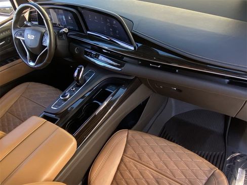 Certified 2023 Cadillac Escalade Premium Luxury image 13