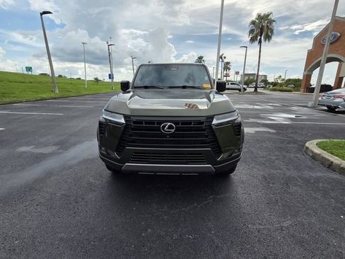 Used 2024 Lexus GX 550 AWD/4WD image 3