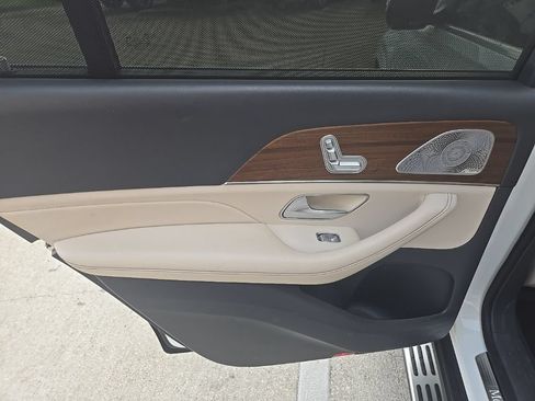 Used 2020 Mercedes-Benz GLS 580 4MATIC image 8