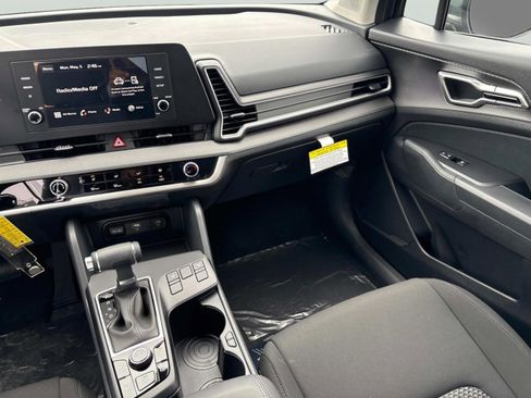 New 2025 Kia Sportage LX image 15