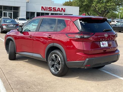 Used 2025 Nissan Rogue SV image 7