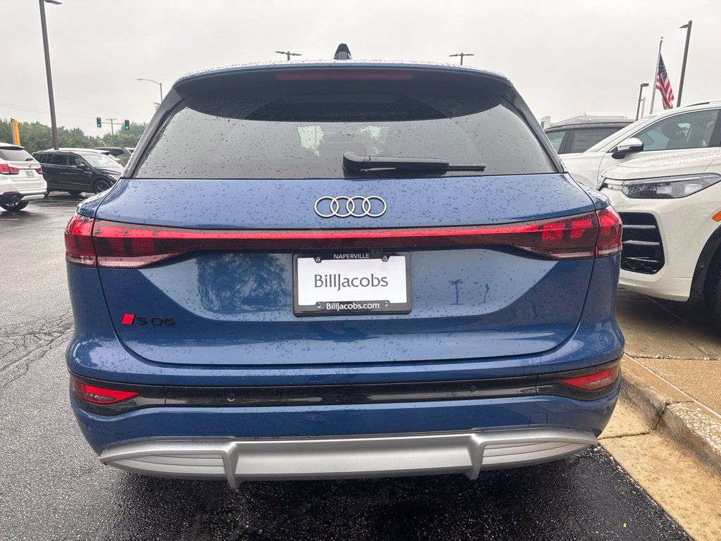 Used 2025 Audi SQ6 e-tron Prestige w/ 21" Wheel Package AWD/4WD image 5