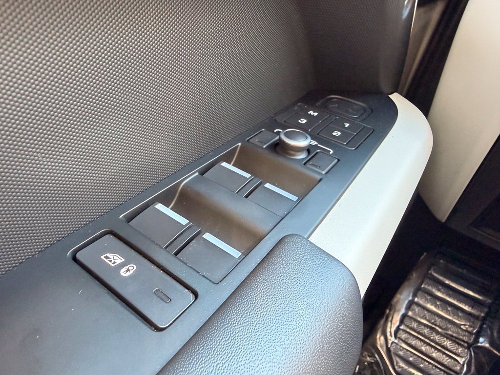 Used 2022 Land Rover Defender 110 X-Dynamic HSE AWD/4WD image 14