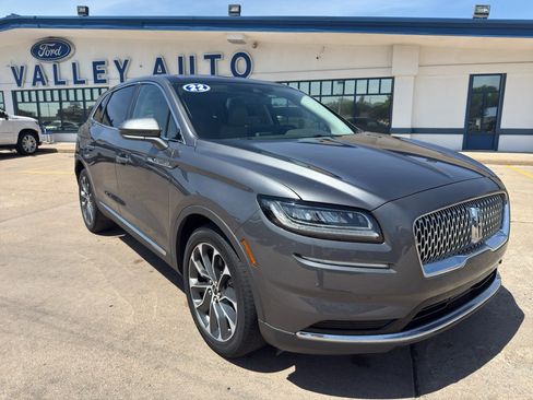 Used 2022 Lincoln Nautilus Reserve AWD/4WD image 3