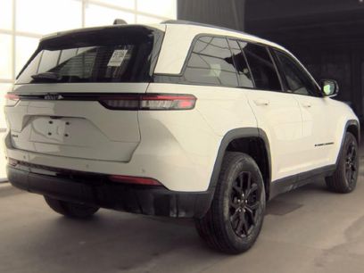 Used 2024 Jeep Grand Cherokee Altitude