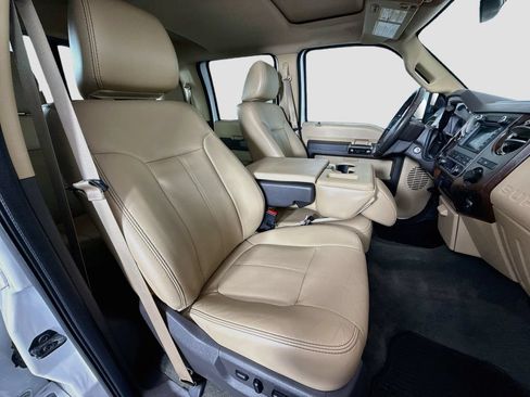 Used 2011 Ford F350 Lariat w/ Lariat Ultimate Pkg AWD/4WD image 28