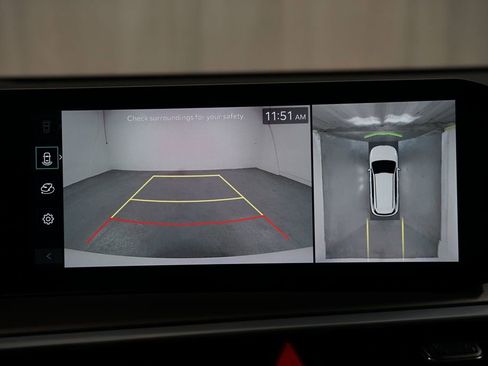 Used 2025 Kia Sorento SX image 19