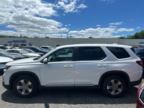 Used 2023 Honda Pilot EX-L image 2