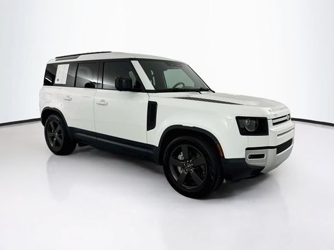 Used 2023 Land Rover Defender 110 SE AWD/4WD image 3