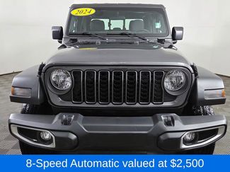 Used 2024 Jeep Gladiator Sport AWD/4WD video 2