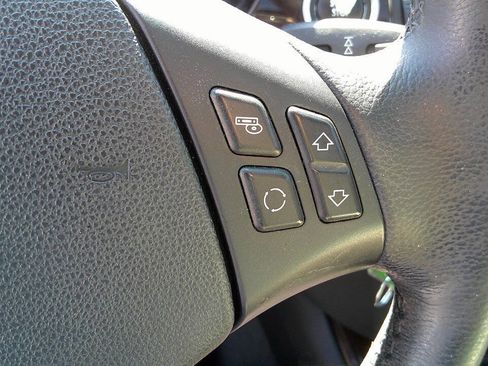 Used 2011 BMW 328i xDrive Sedan AWD/4WD image 24